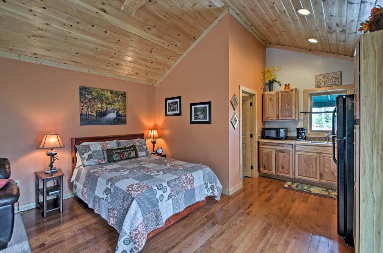 Superb Bryson City Studio Cabin With Hot Tub And Patio! Экстерьер фото